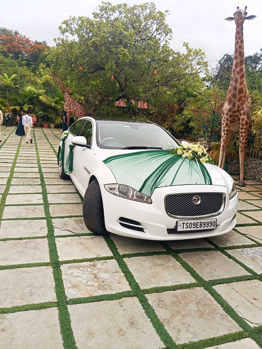 Ozzies Antique : Luxury & Vintage Cars for Hire at Weddings and All Occasion in Goa