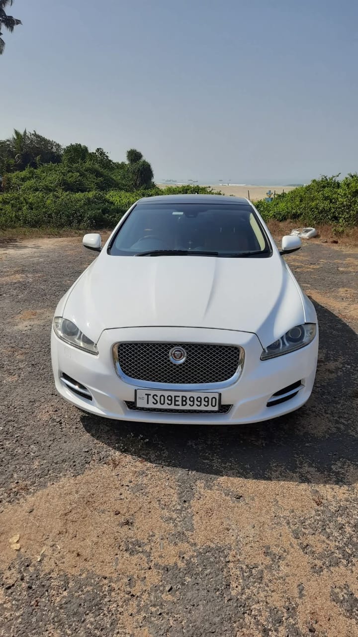 Ozzies Antique : Luxury & Vintage Cars for Hire at Weddings and All Occasion in Goa